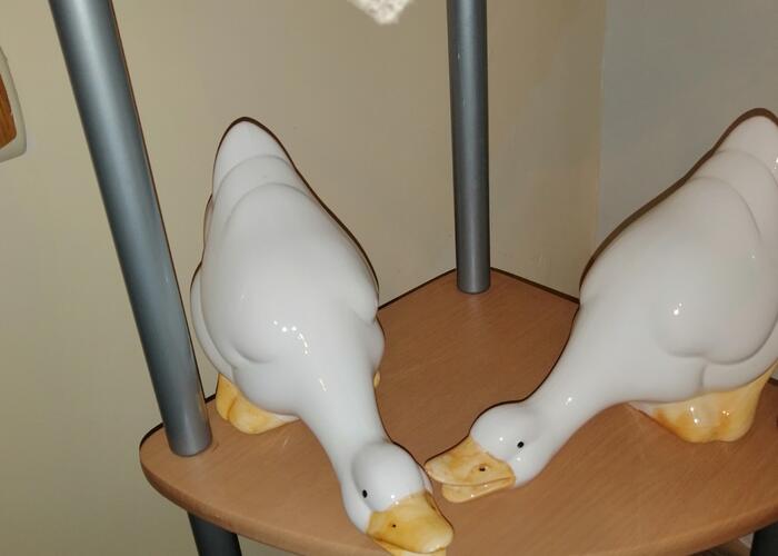 Grajewo ogłoszenia: Sprzedam dwie kaczki ceramiczne  wym 26na 18cm wys stan b dobry